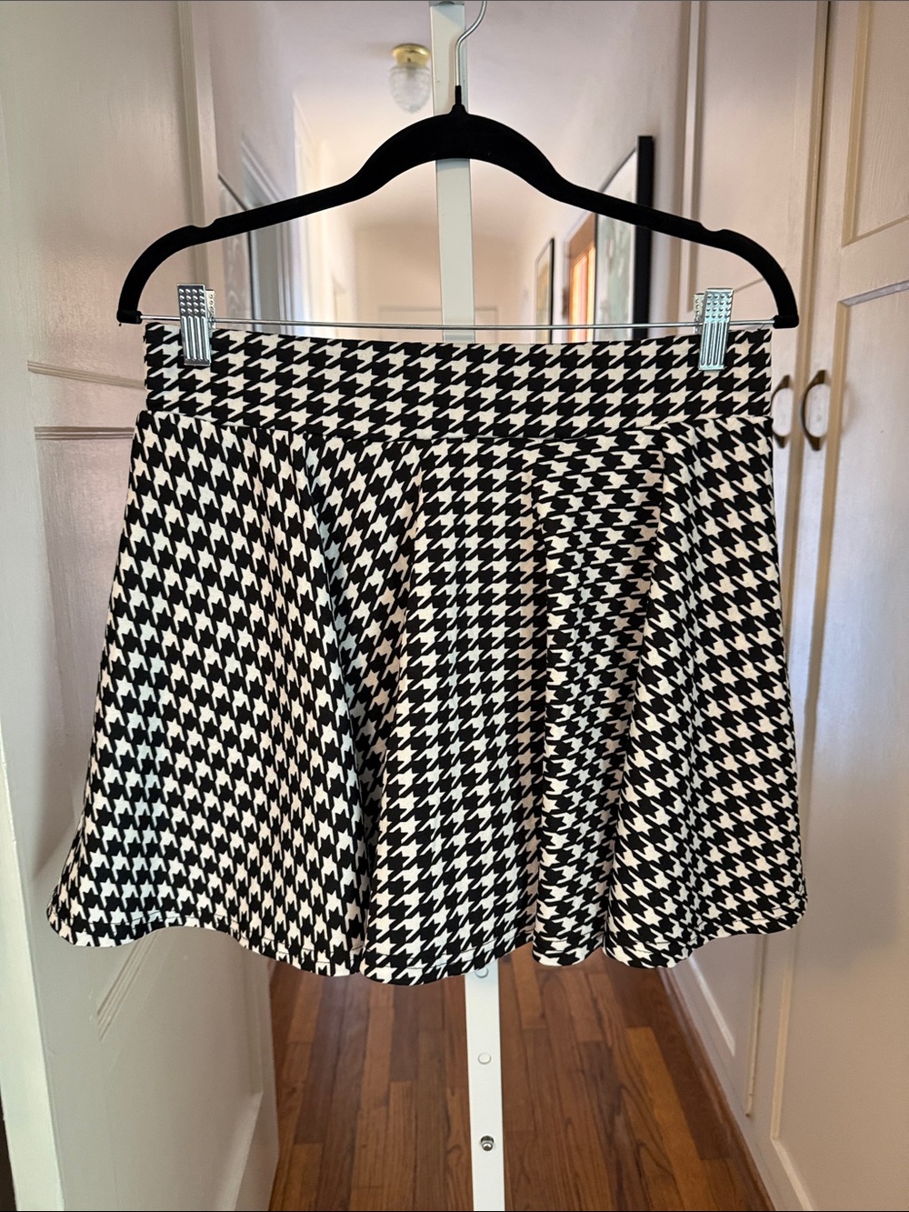 Women’s Black & White Houndstooth Skater Skirt SKORT